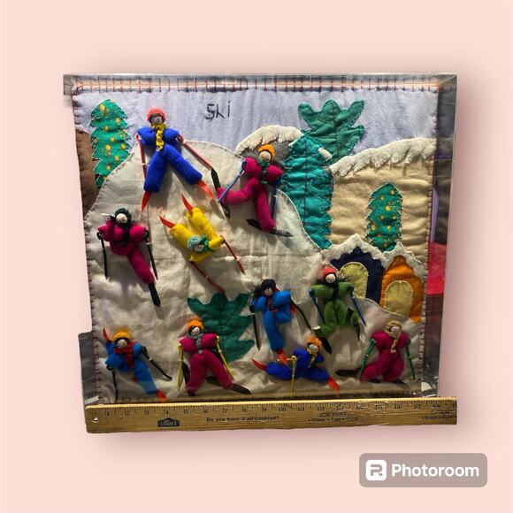 Colorful Felt wool 3D art framed winter skiers scene plexiglass box - Picture 5 of 6